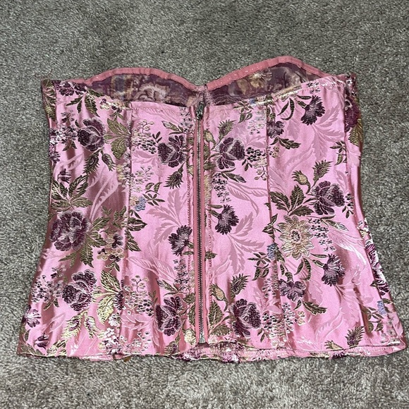 PrettyLittleThings Corset Top - Picture 2 of 3